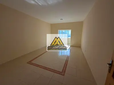 فرصة مميزة للإيجار السنوي في واحدة من أفضل المناطق السكنية بعجمان، شقة غرفتين وصالة بمساحة مريحة وتصميم عملي، تقع مباشرة على شارع الشيخ خليفة في منطقة
