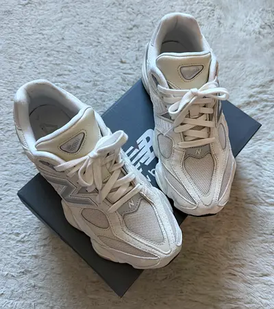 New Balance Sneakers (42.5)