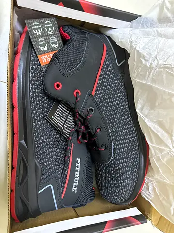 Pair of Pitbull mens casual safety shoes - brand new