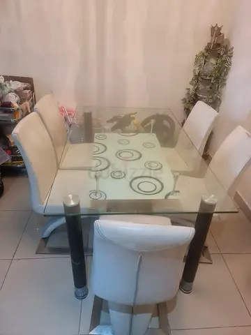 Free glass.dining table of 6l chairs + etc 4 chairs