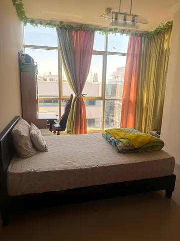 Fully furnished Master Bedroom available for Executive Male indian