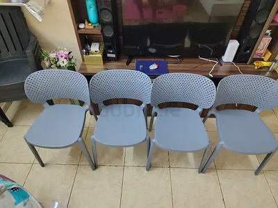 Set of 4 Grey Plastic Stackable Dining/Utility Chairs -verry Good Condition like new excelentquality