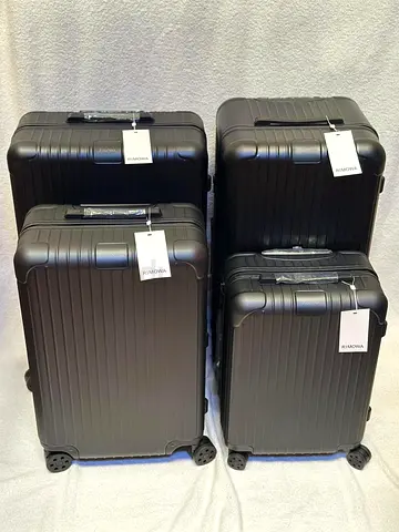 RIMOWA essential cabin suitcase