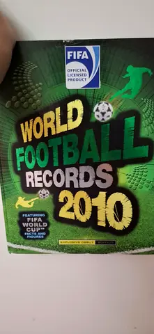 World Football Records 2010 (FIFA Official Licensed Product)