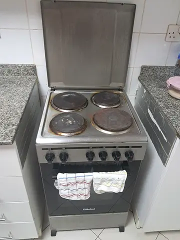 Used freestanding electric cooker with 4 hotplates and oven 60x60