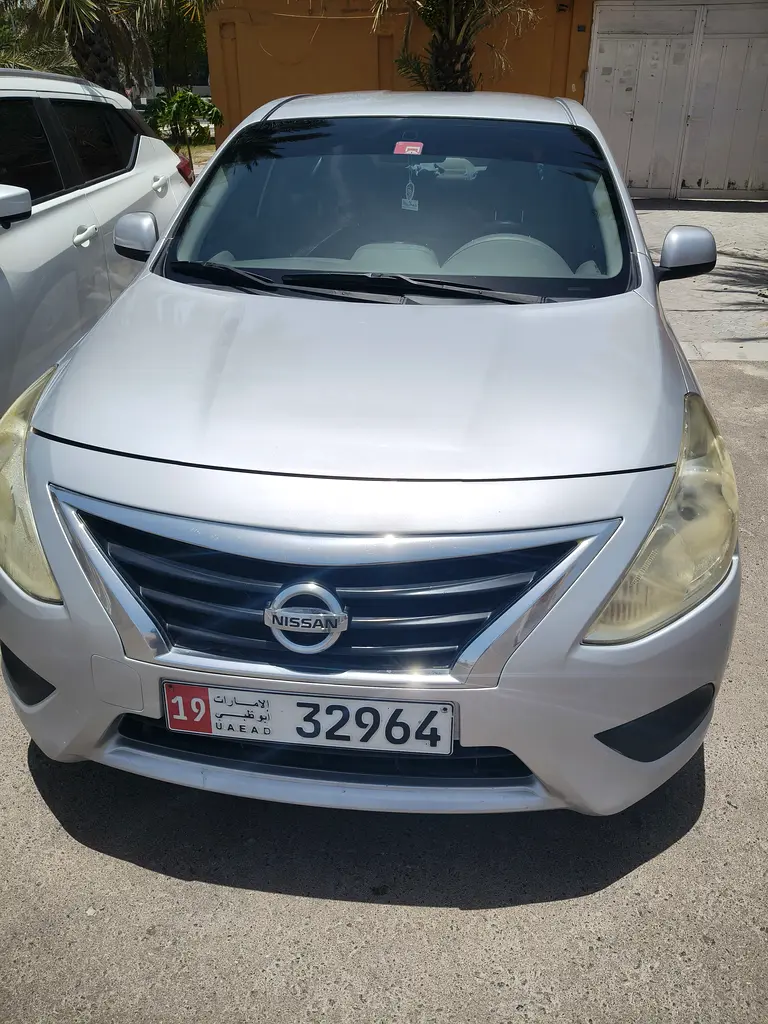 Nissan Sunny 2016 — photo 1 of 9