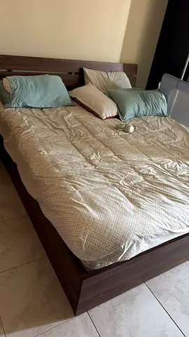 Hydralic bed from united furniture
