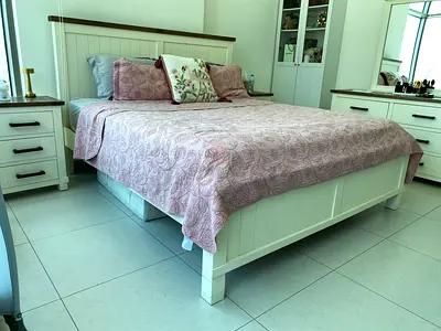 Wooden Bed with Dresser with Mirror and 6 Drawers with two nightstand - excellent Condition