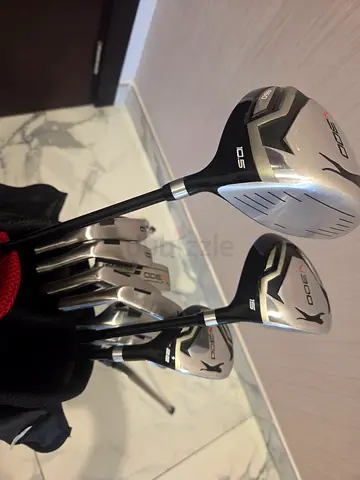 Set of Slazenger V300 golf clubs with stand bag and headcovers - used once!