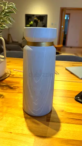 Flower vase marble effect