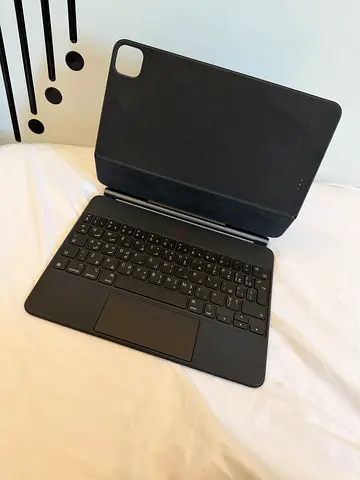 Original Apple Magic Keyboard for iPad Pro/Air