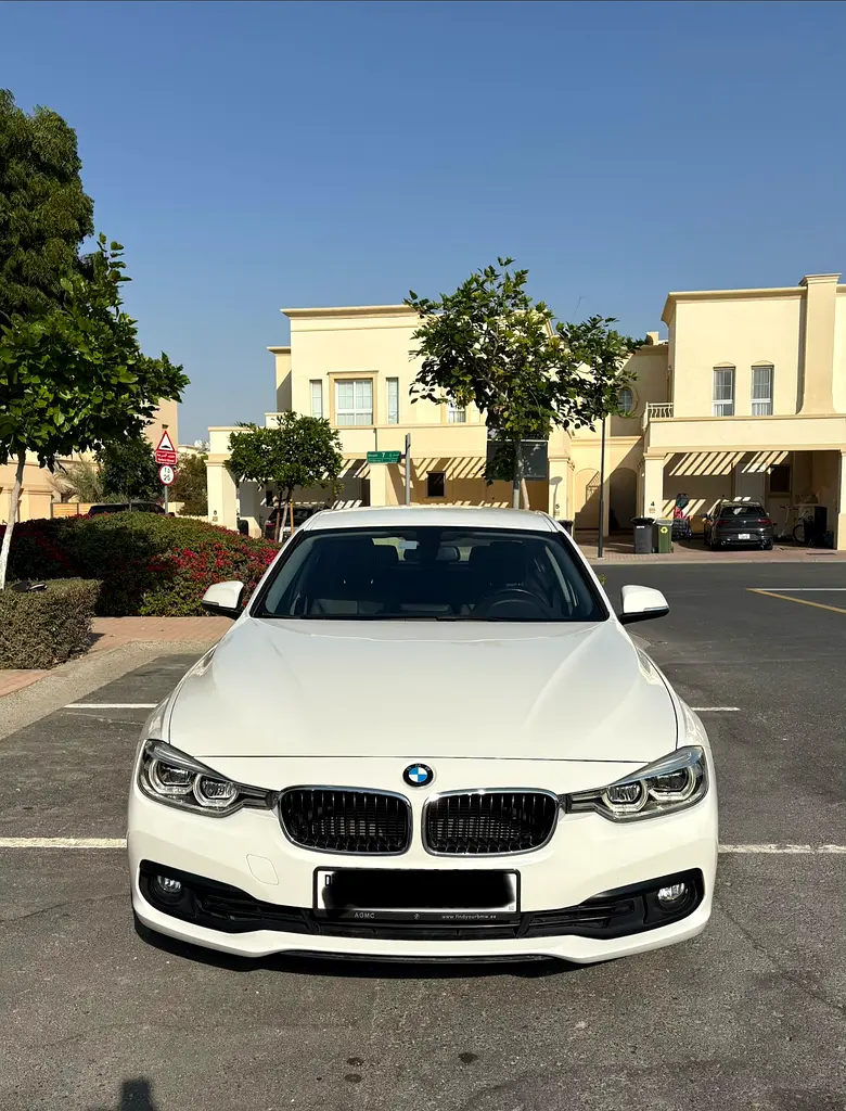 BMW 3-Series 2018 — photo 1 of 11