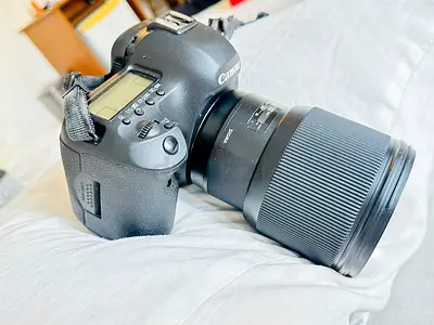 Canon 5d mark 4 sigma 85mm.    Canon 5dSR  canon 24-105 used, good condition