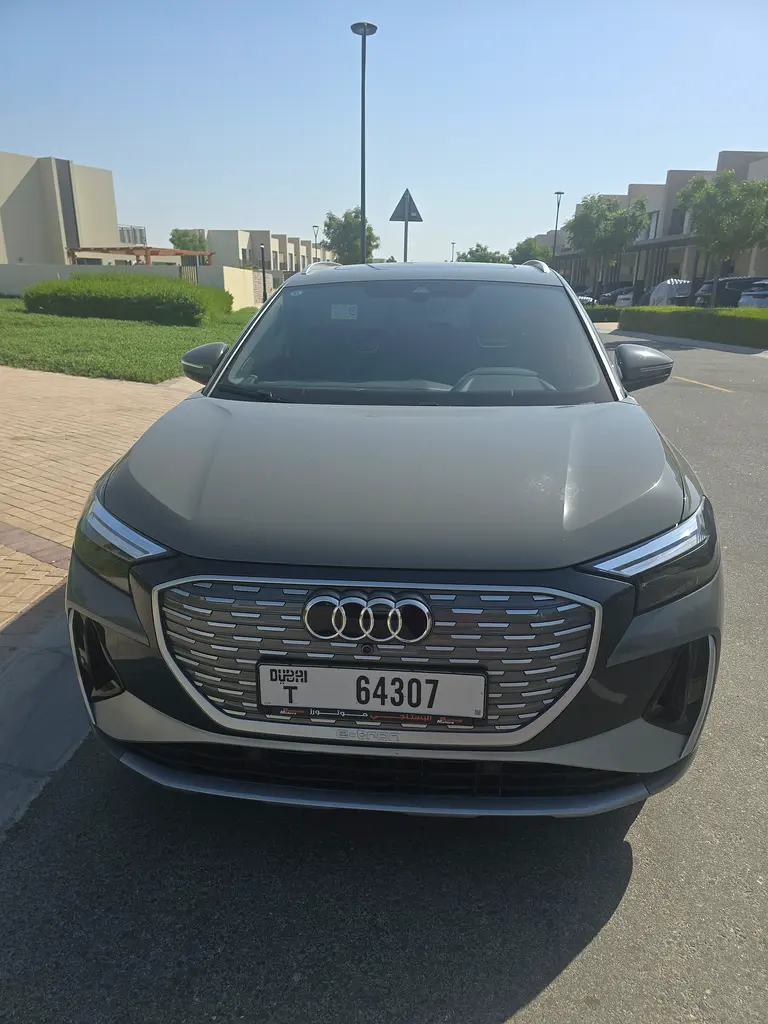Audi Q4 e-tron 2024 — photo 1 of 13