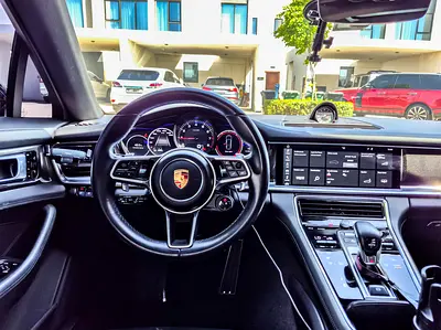 صورة 10 لـ 2017 Porsche PANAMERA