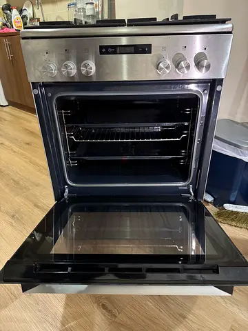 Stainless steel freestanding oven with gas hob - good condition