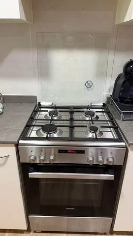 Siemens cooker. Electric oven, gas hob