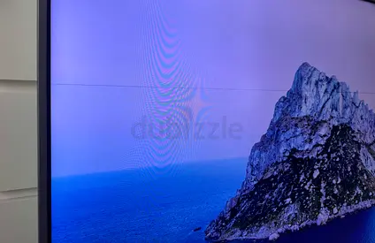 Hisense 55 UHD 4K TV (A6103) - Minor issues original box with wall mount.