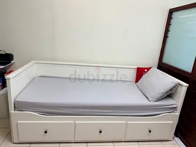 White Daybed + mattress + cover with 3 Under-Drawer Storage - Good Condition (~75% Discounted Price)