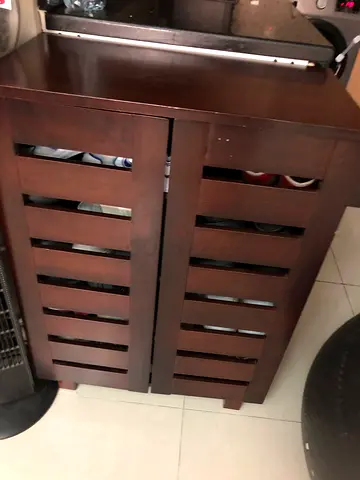 Dark wood slatted shoe rack / storage bench - good condition