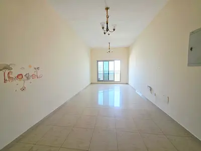 FRONT OF METRO. READY TO MOVE. 3BHK. BALCONY. FAMILY ONLY
