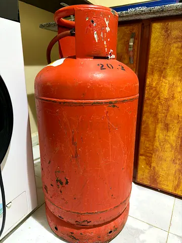 Used LPG Gas Cylinder (20kg) - Good Working Condition , regulater ,gas stove