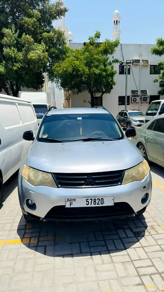 Mitsubishi Outlander 2009 — photo 1 of 6