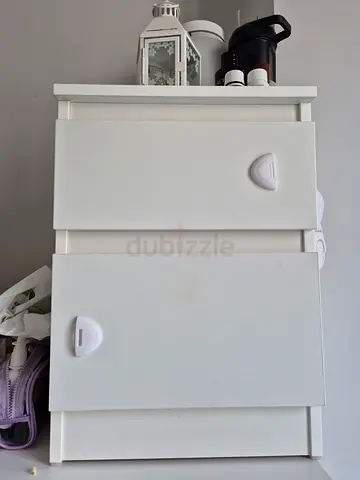 White 2-Drawer Bedside Cabinet / Nightstand in Good Condition