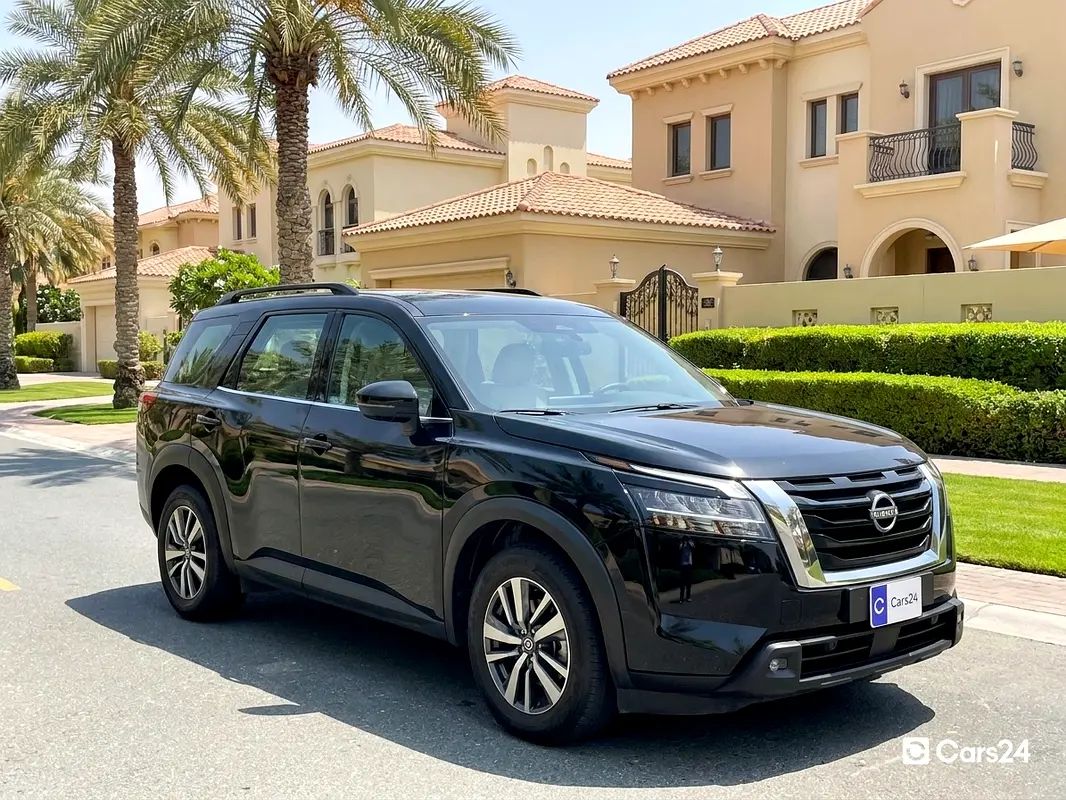 Nissan Pathfinder 2024 — photo 1 of 13