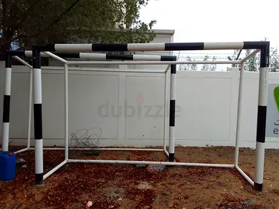 2 Heavy-duty Football/Handball Goals - Sturdy steel Frame