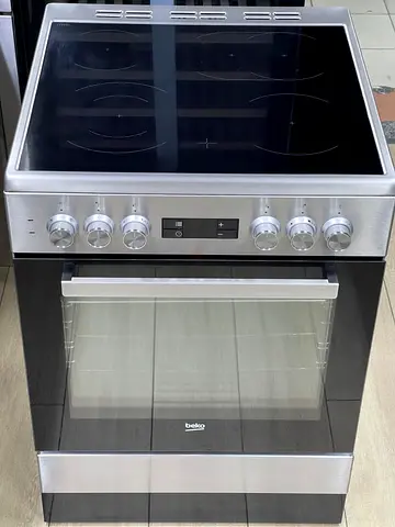 Beko 4 Hob full electric ceramic cooker Range size 60cm Exellent Condition