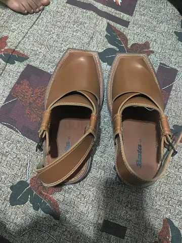 Light brown leather sandals - used, good condition (size 5)