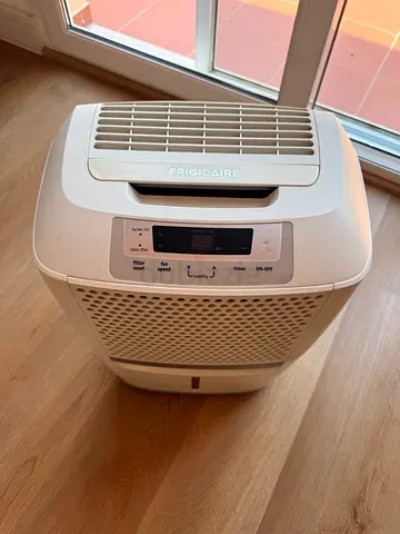 Frigidaire dehumidifier - compact, gently used