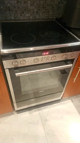 Siemens Electric Ceramic Cooker, 4 Hobs, 60cm, Stainless Steel - STILL UNDER WARRANTY