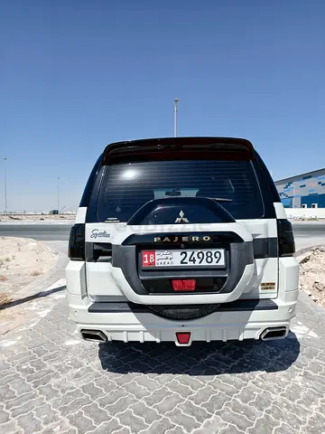 Mitsubishi Pajero Signature Edition 2020 GCC Specs