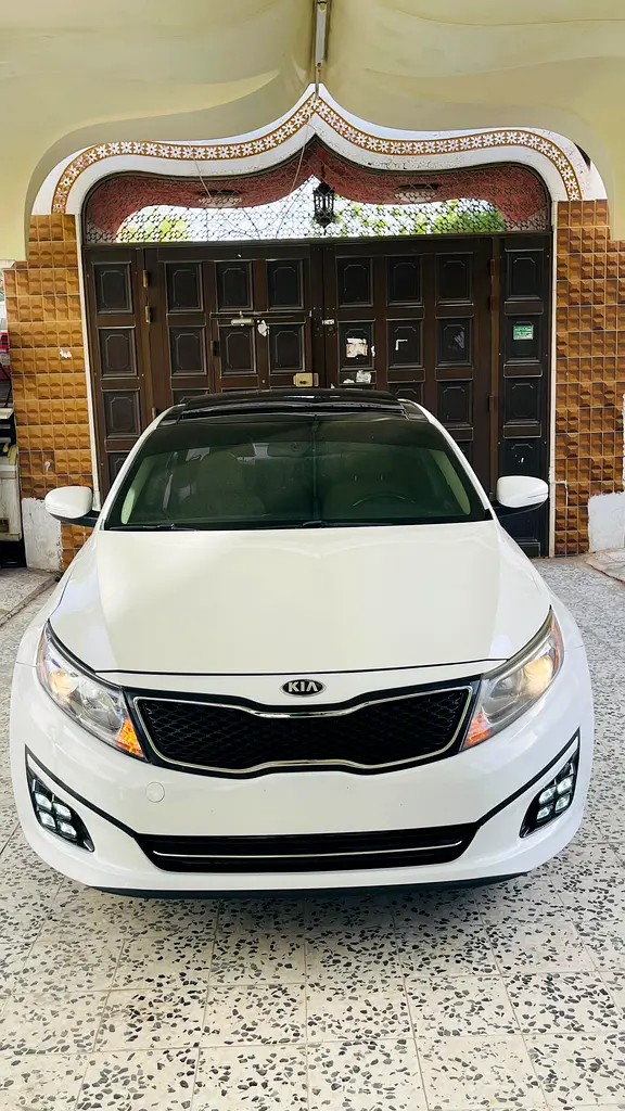 Kia Optima 2015 — photo 1 of 14