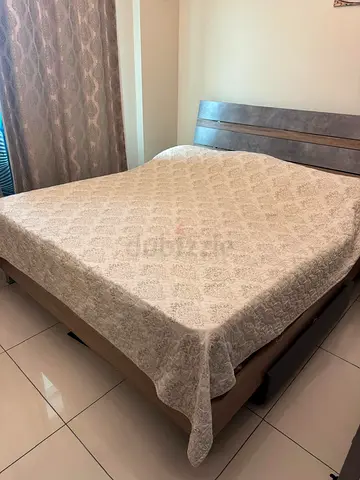 Modern king bedroom set of 6 units