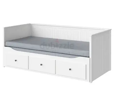 White Hemnes Daybed with Three Storage Drawers