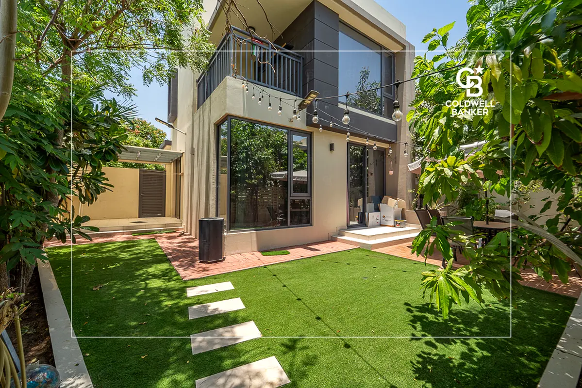 Exclusive | 4 Bed Villa | Corner Unit | Huge Plot