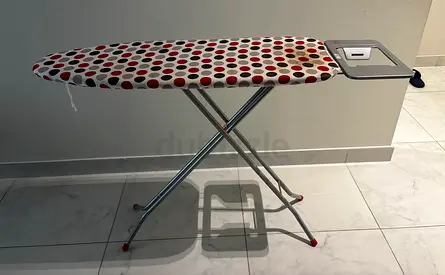 Ironing table