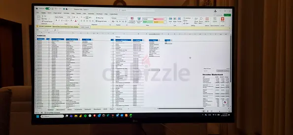 LG 32UN650-W 32” 4K UHD IPS Monitor in excellent condition