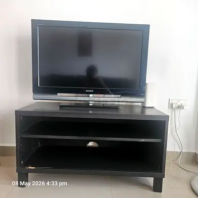 Sony 32 TV with Stand - Good Working Condition