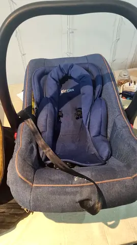 Carry cot - Giggles brand