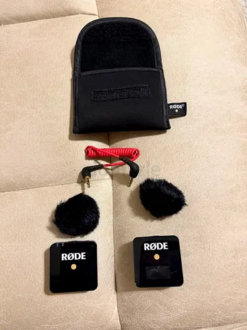 Rode Wireless GO II pair with windshields, cable and pouch