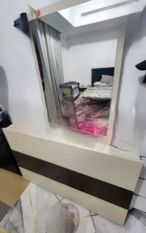 Modern Three-large drawers Dresser with Large Integrated Mirror