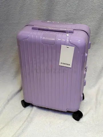 RIMOWA essential cabin suitcase