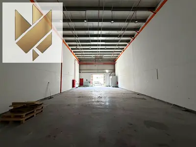 مستودعات - معارض - محلات -اراضي - حوط - ( مستودع في الصناعيه 15 - بمساحه 2700 قدم )