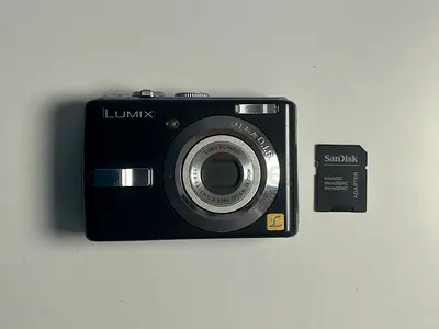Panasonic Lumix DMC-LS75 Digital Camera + SD Adapter