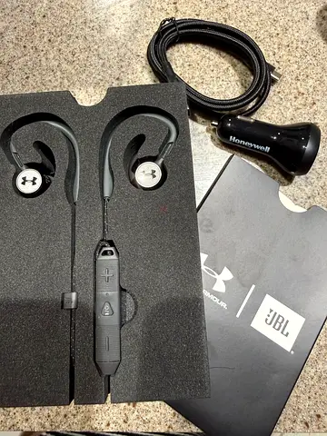 Under Armour JBL Wireless Sport Earphones (neckband) + car charger