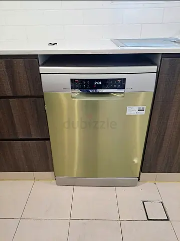 Stainless Steel Built-in Dishwasher - Good Condition